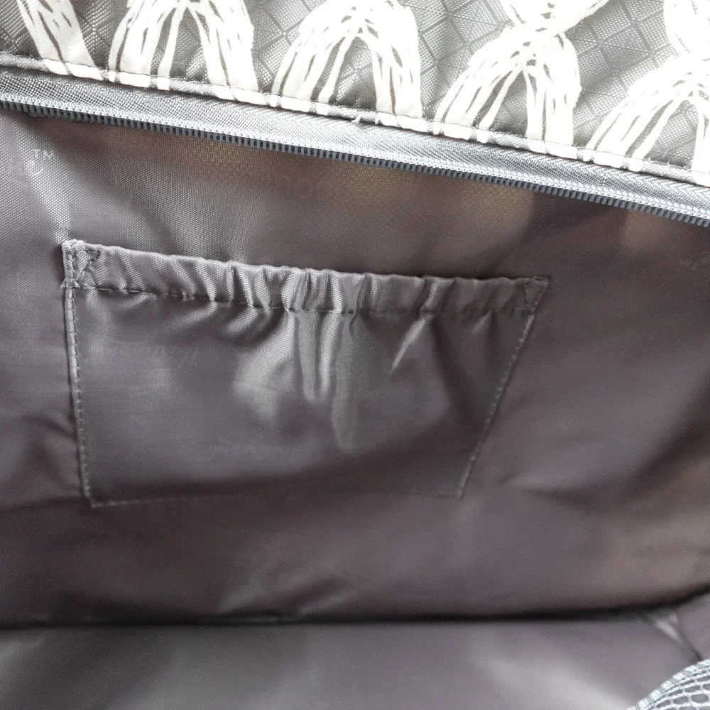 Thirty-One All-in Tote Duffel Bag Grey White Geometric‎ Link Weekender Carry-On